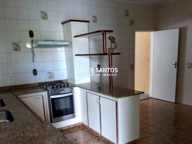 Casa para Venda em São José dos Campos - 3