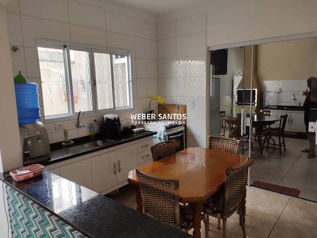 Casa para Venda em São José dos Campos - 2