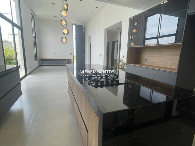 Casa para Venda em São José dos Campos - 4