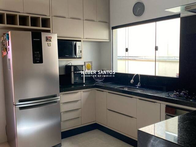 Casa para Venda em São José dos Campos - 4