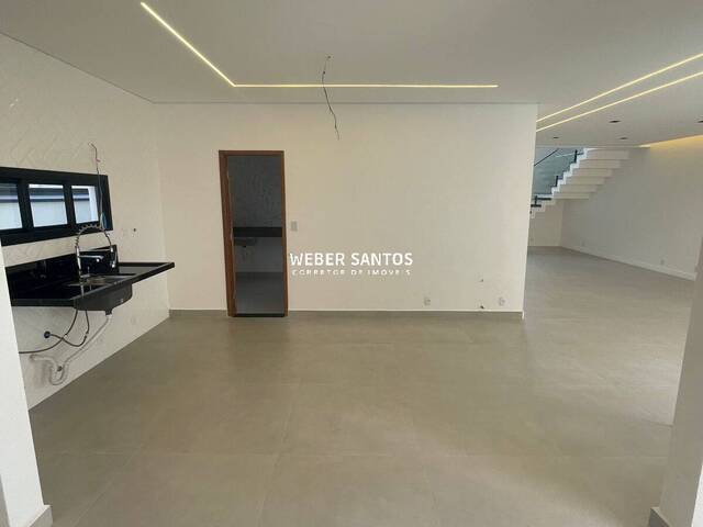 Casa para Venda em São José dos Campos - 4