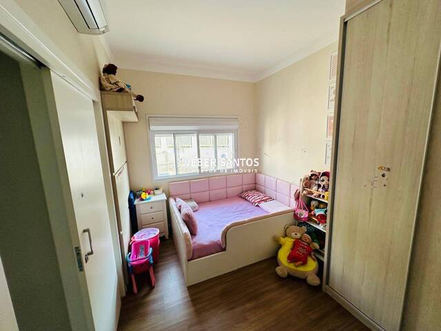 Casa para Venda em São José dos Campos - 4