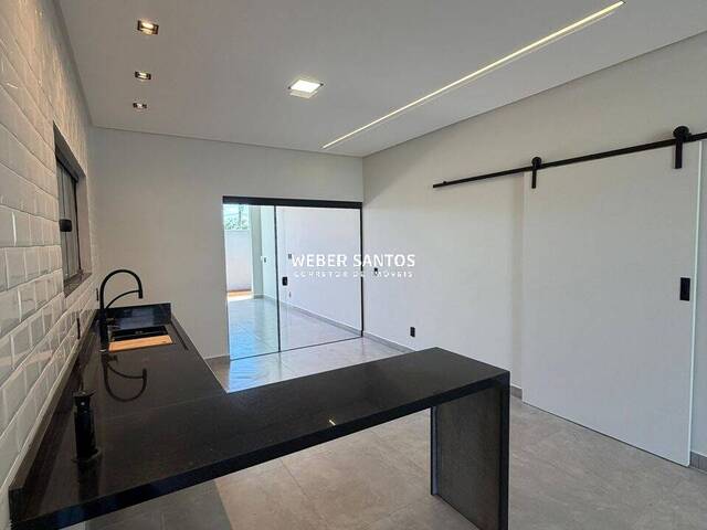 Casa em condomínio para Venda em São José dos Campos - 2